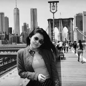 Meet your Posher, Alejandra